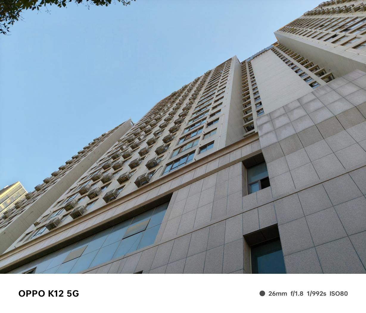 OPPO K12 5G，搭载均衡配置及百瓦快充，轻薄设计尽显尊贵品质！