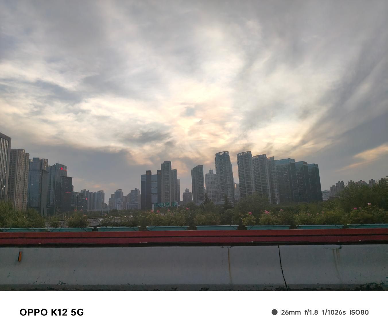 OPPO K12 5G，搭载均衡配置及百瓦快充，轻薄设计尽显尊贵品质！