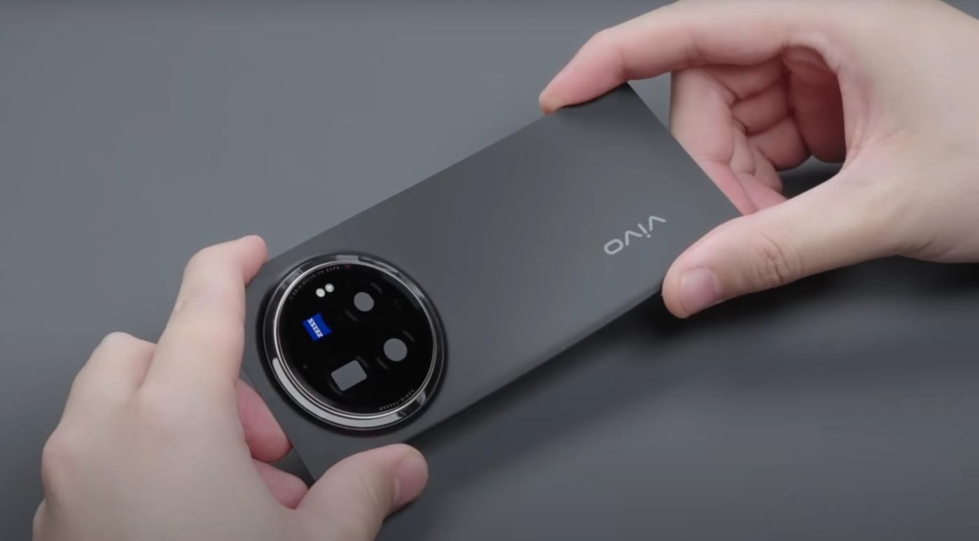 vivo X Fold3 Pro折叠屏结构解析，6.8英寸屏幕下的超轻巧组件