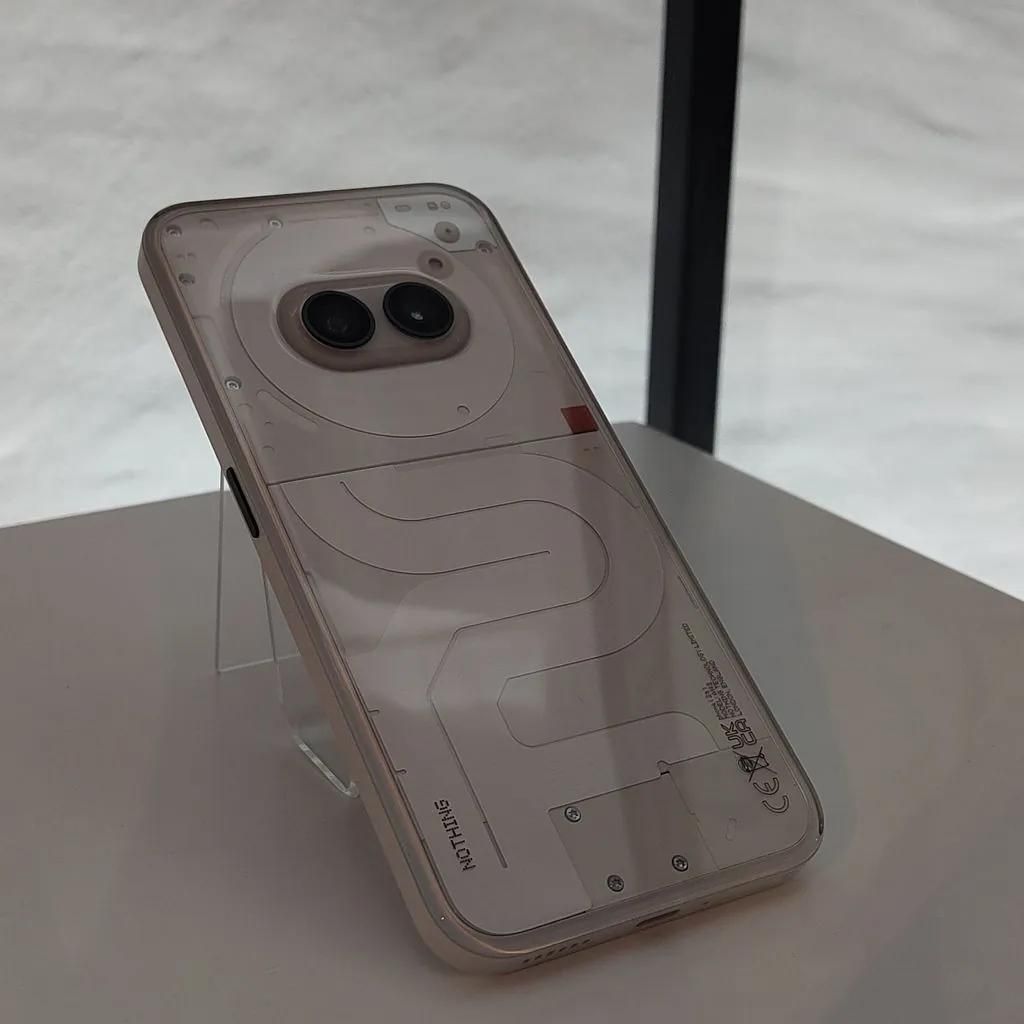 无手机MWC 2024，有3个字形灯条的新产品