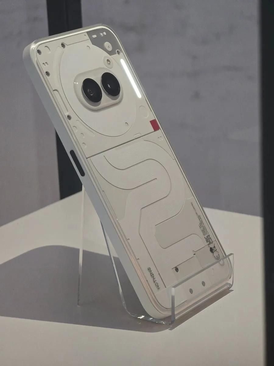 无手机MWC 2024，有3个字形灯条的新产品