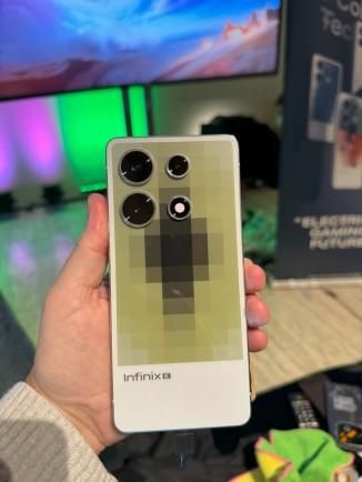 Finix展示变色E色移技术手机后壳