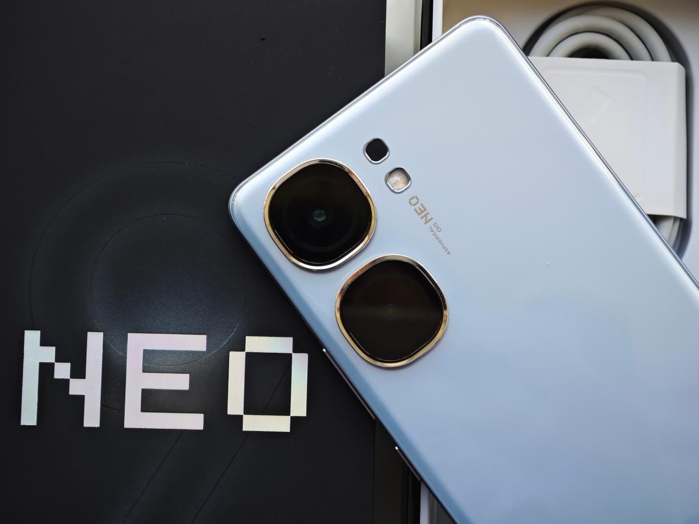 全新研发！IQOO Neo9 Pro内外焕新设计全面评测
