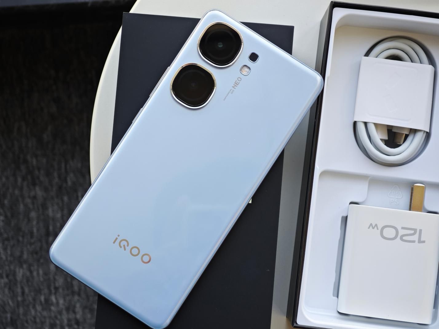 全新研发！IQOO Neo9 Pro内外焕新设计全面评测