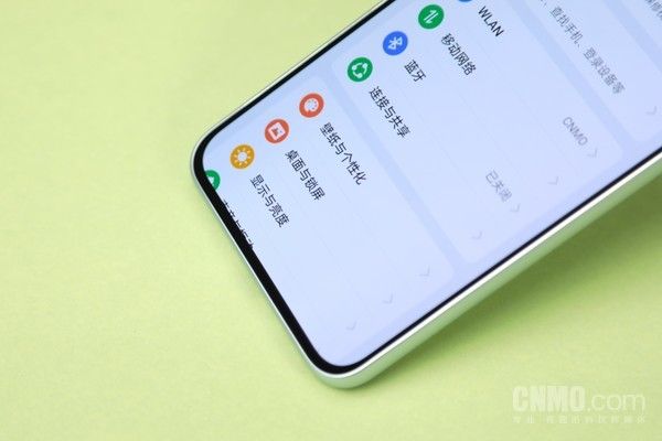 OPPO A3，搭载美直板屏，轻巧简洁的千元机就选它