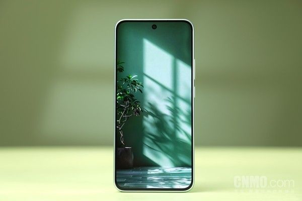 OPPO A3，搭载美直板屏，轻巧简洁的千元机就选它