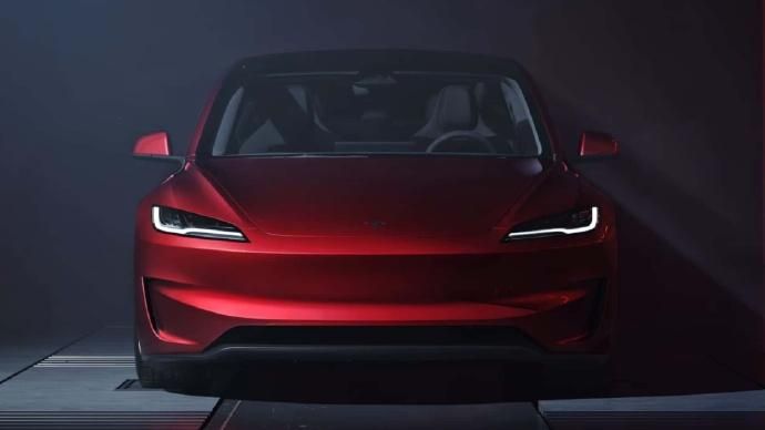 全新Model 3高性能版海外售价公布，33.59万与国内不同！