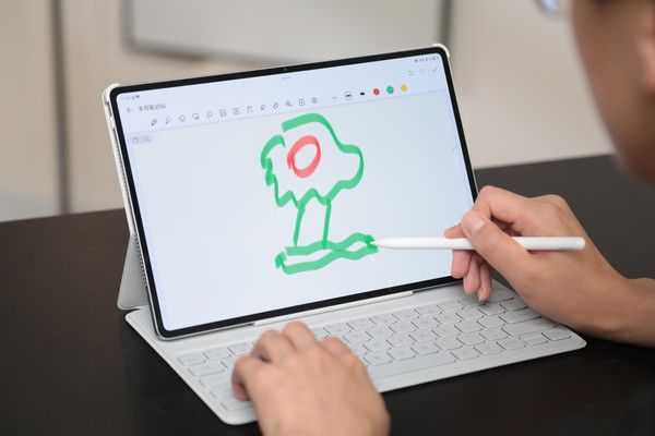 荣耀平板MagicPad2，人工智能助你构建真正PC级生产力工具