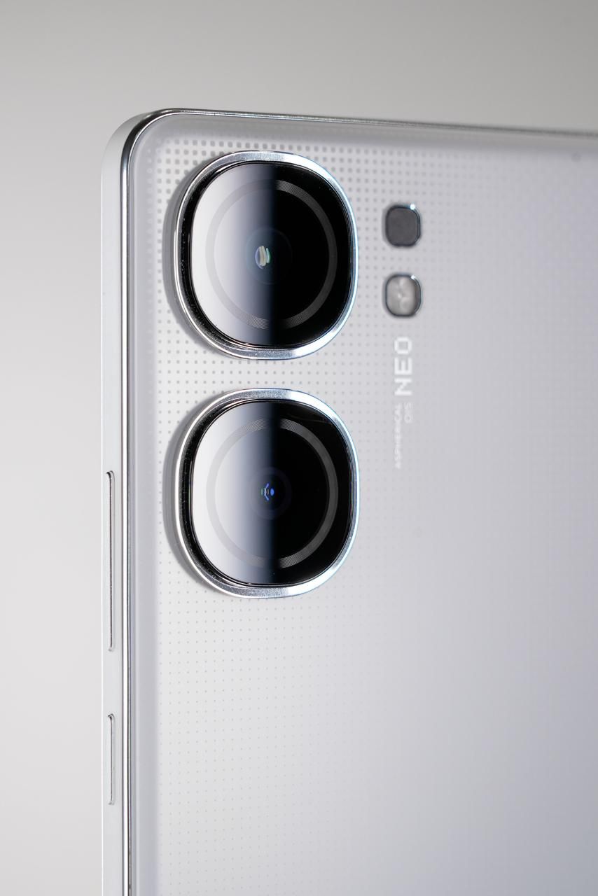 新科世代智能生活第一台，iqoo Neo9s Pro+到底值得拥有吗?