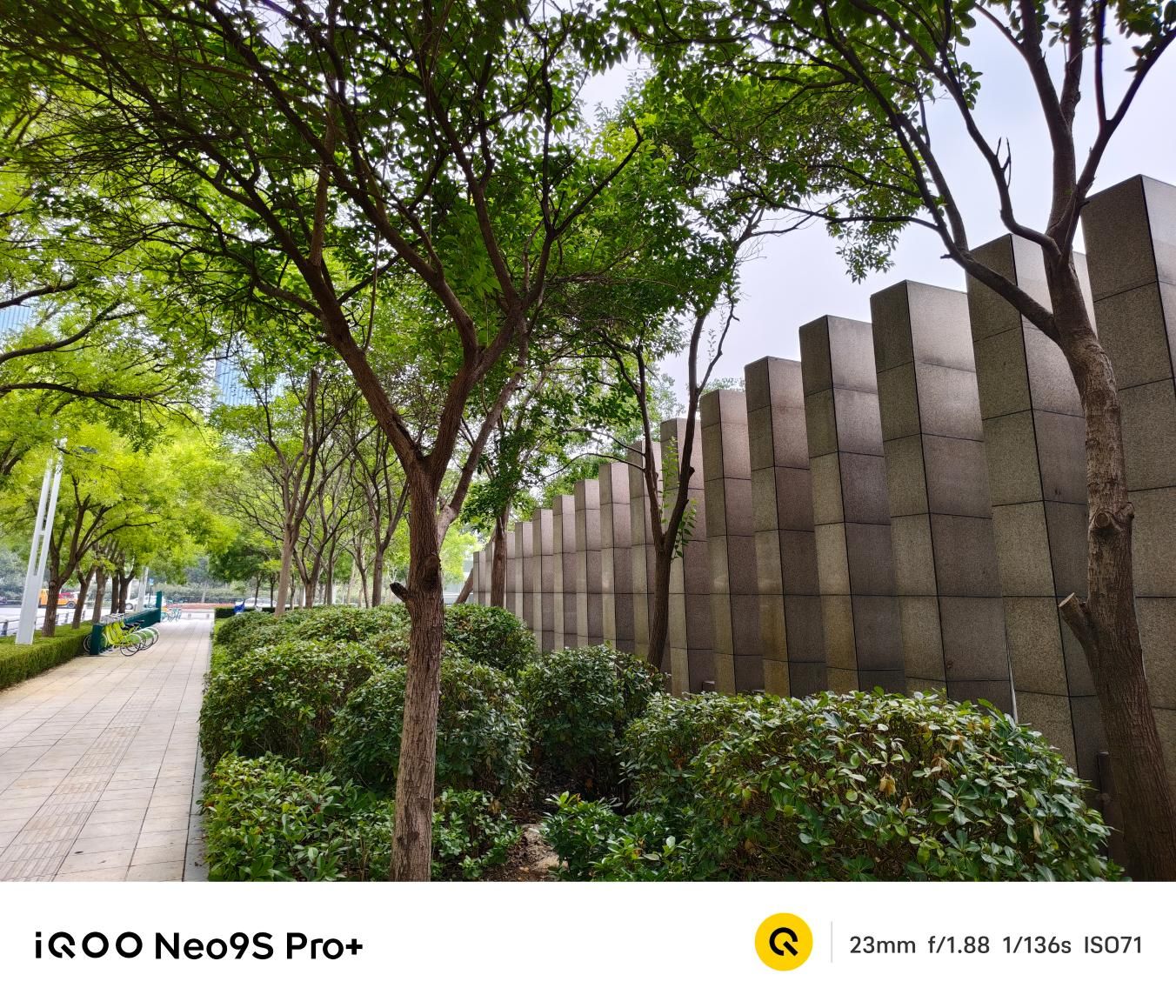 新科世代智能生活第一台，iqoo Neo9s Pro+到底值得拥有吗?