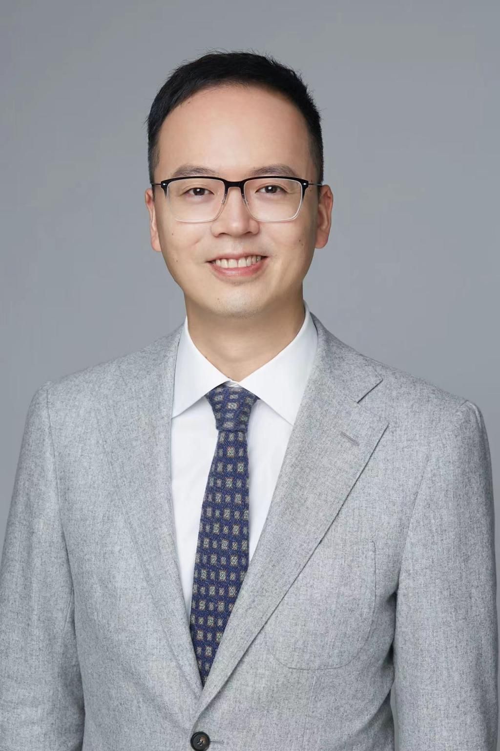 人祸致海难，过度依赖私家车引发的全球海啸灾害分析与应对策略