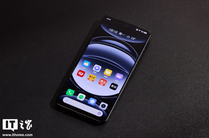 realme GT6手机震撼上市！骁龙8 Gen 3处理器+6000nit直屏售价2799元，品质和性能谁最强？