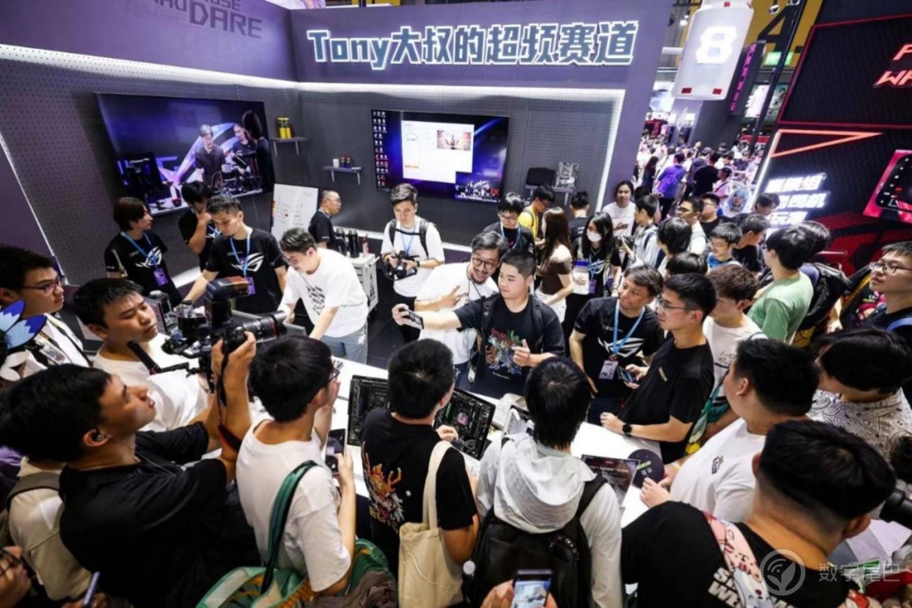 ROG玩家国度电竞神服装，梦想舞台，信仰之力震撼来袭！