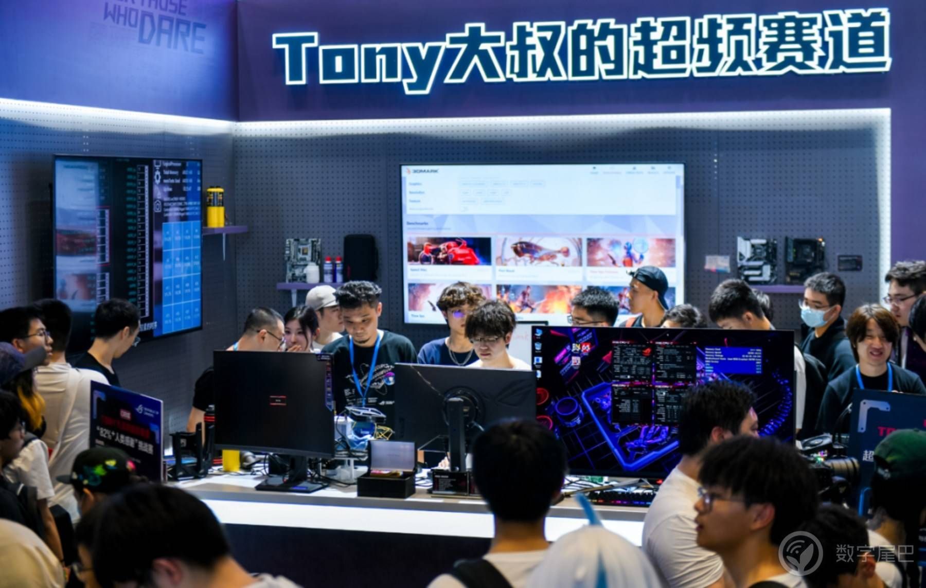 ROG玩家国度电竞神服装，梦想舞台，信仰之力震撼来袭！