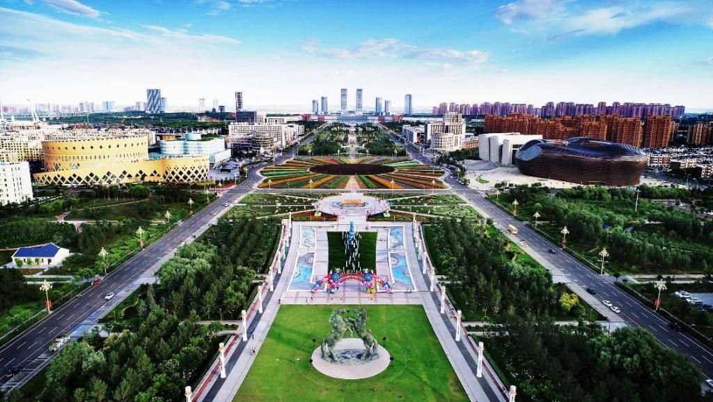2024鄂尔多斯新能源汽车节活动盛大开幕