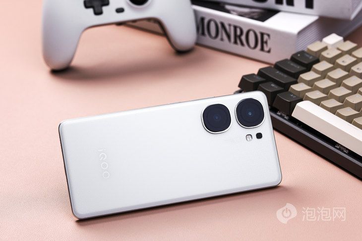 超声波解锁手机，iqoo Neo9s Pro+智能影像体验新高度