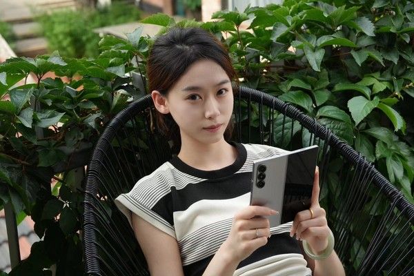 三星Z Fold6折叠大屏新设计，AI体验升级易用