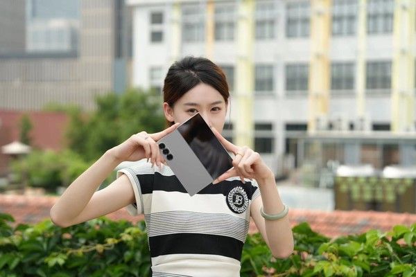 三星Z Fold6折叠大屏新设计，AI体验升级易用