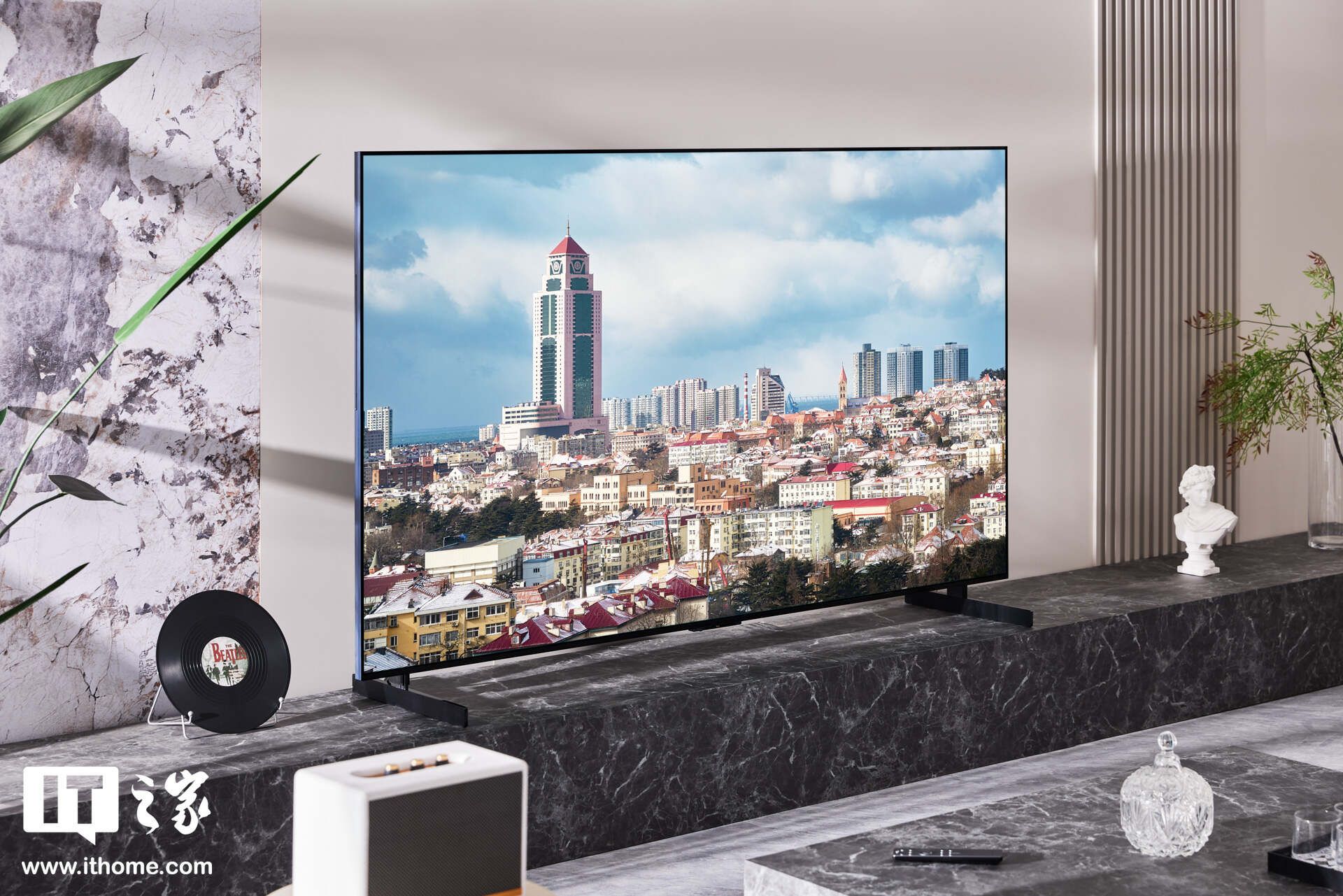 TCL 11H LED QD迷你LED电视，精彩画面展现