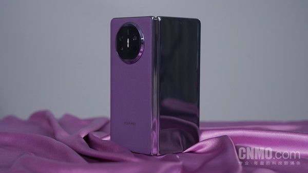 华为Mate X5上手：御风而来 是争气机也是&ldquo;勾魂机&rdquo;