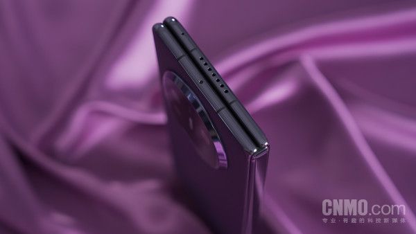 华为Mate X5上手：御风而来 是争气机也是&ldquo;勾魂机&rdquo;