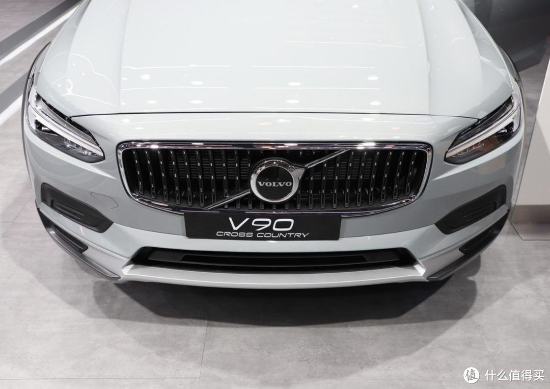 38.44 万元的豪华旅行车——沃尔沃 V90 