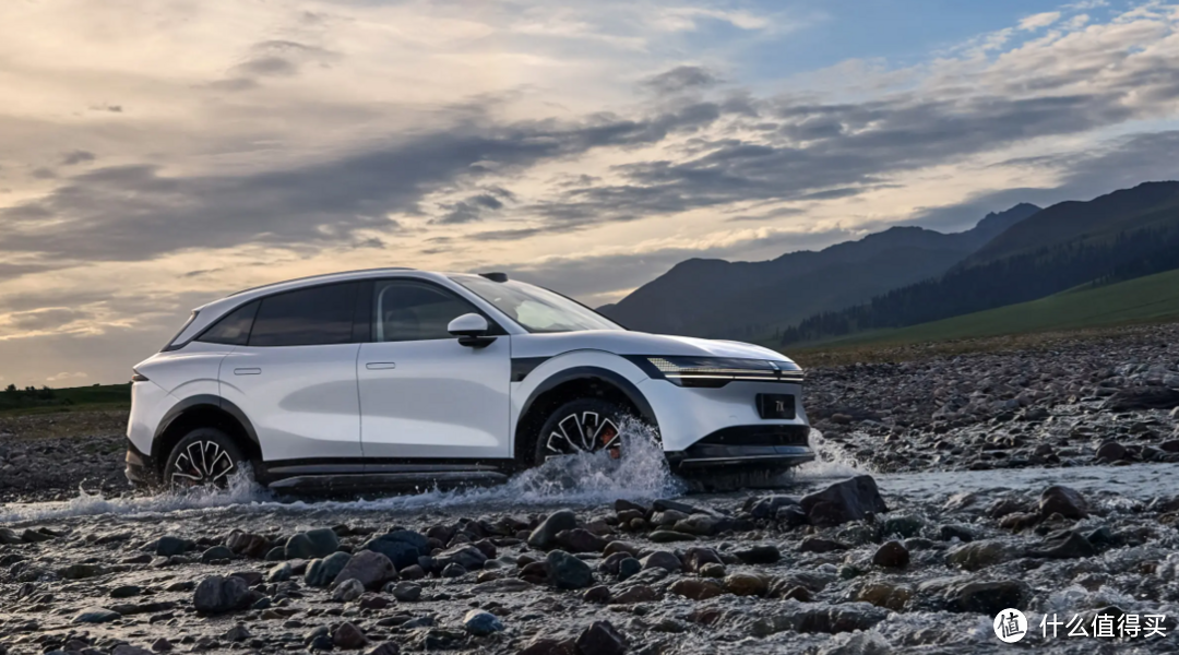 极氪 7X 上市：22.99 万起，可越野，不随 Model Y 
