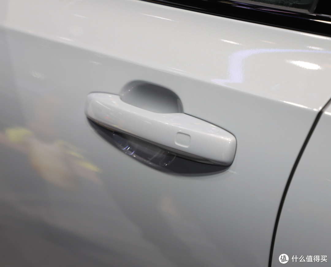 38.44 万元的豪华旅行车——沃尔沃 V90 