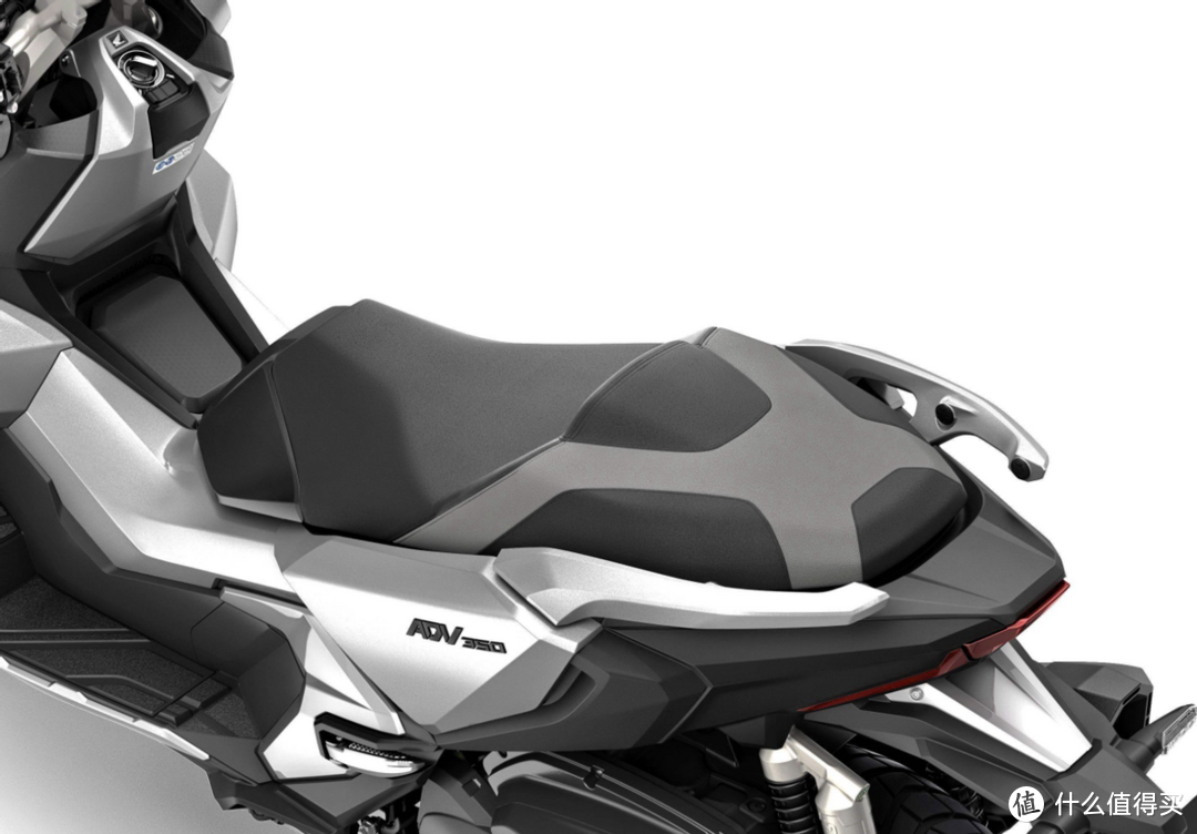 本田 ADV350 明年初上市,预计起售价 5 万 本田 ADV350 明年初上市,预计起售价 5 万