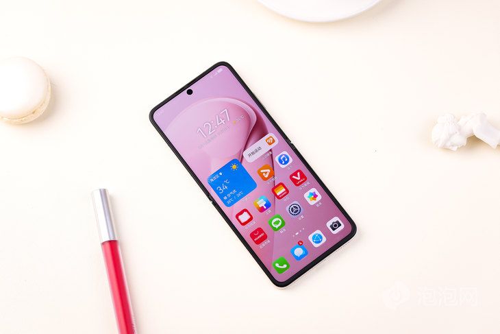 华为 nova Flip：引领打破传统审美的小折叠潮流体验 