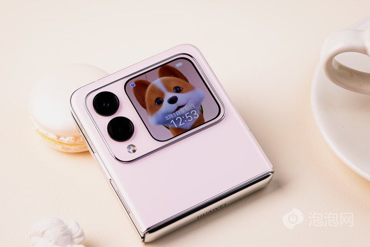 华为 nova Flip：引领打破传统审美的小折叠潮流体验 