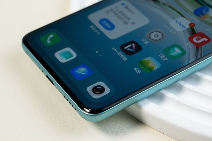 颜值续航皆出色！vivo Y300 Pro 堪称千元机全能王 