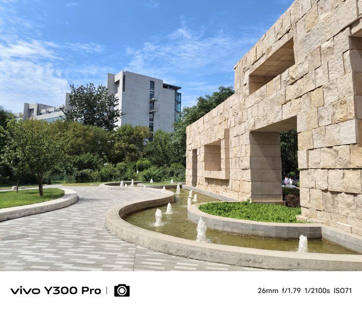 颜值续航皆出色！vivo Y300 Pro 堪称千元机全能王 