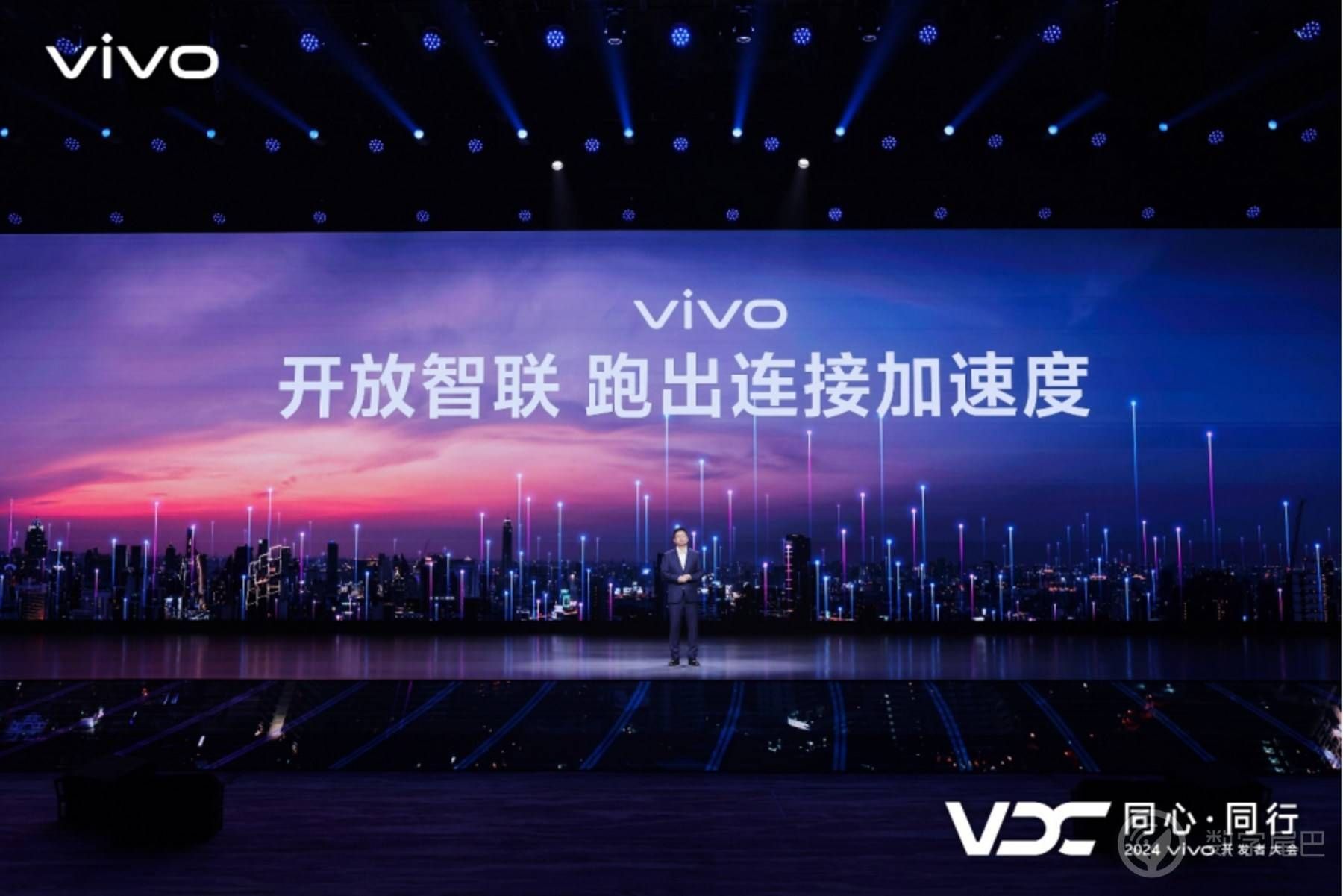 vivo 全新 AI 战略“蓝心智能”发布 OriginOS 5 同步亮相