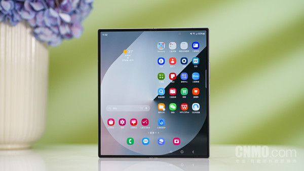 三星Galaxy Z Fold6/Z Flip6：高颜值且有&ldquo;AI&rdquo;的折叠屏
